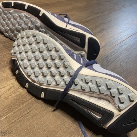 Nike shoes - Picture 4 of 6